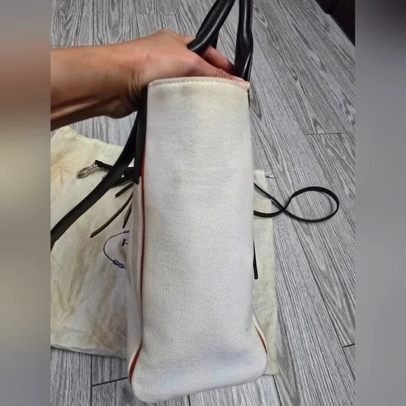 Prada Bag - Picture 4 of 11